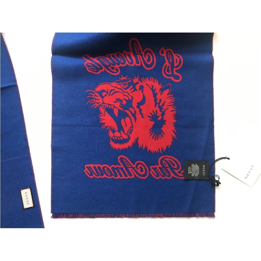 Gucci Blue and Red Graphic Scarf - Picture 6 of 12